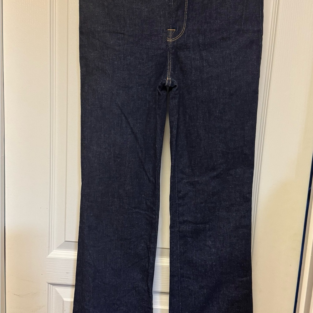 Good American Dark Blue Flare Jeans always fits good legs